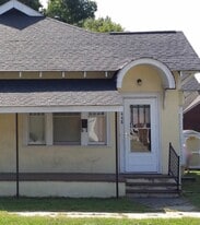 Townhome - 448 W Railroad Ave