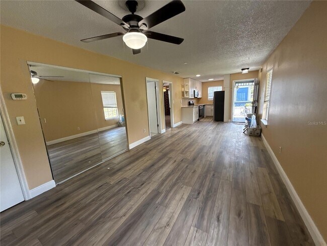 Building Photo - 313 Dirksen Dr