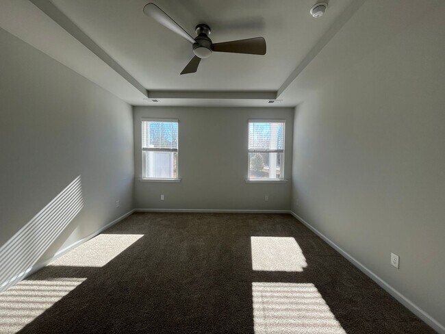 Building Photo - New 4/3 Townhome Available Now