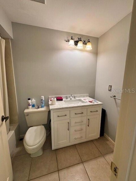 Building Photo - 5924 Clubside Dr