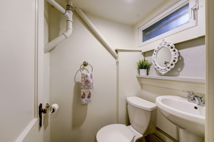 Lower Level full bathroom includes walk-in shower! - 1237 29th St NW