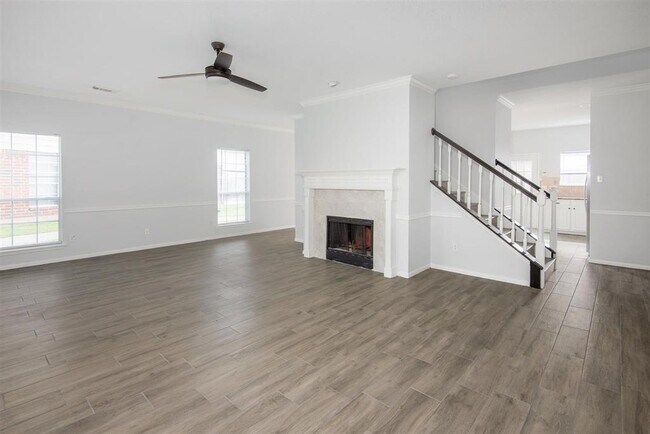 Building Photo - 1241 El Camino Village Dr