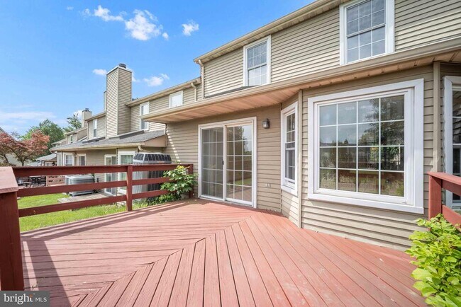 Building Photo - 115 Mulberry Dr
