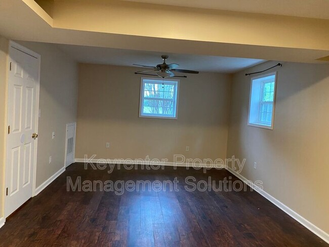 Building Photo - 1605 4th St