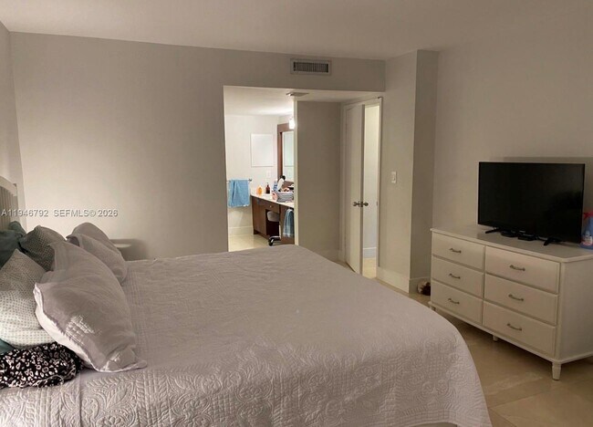 Building Photo - 155 Ocean Ln Dr