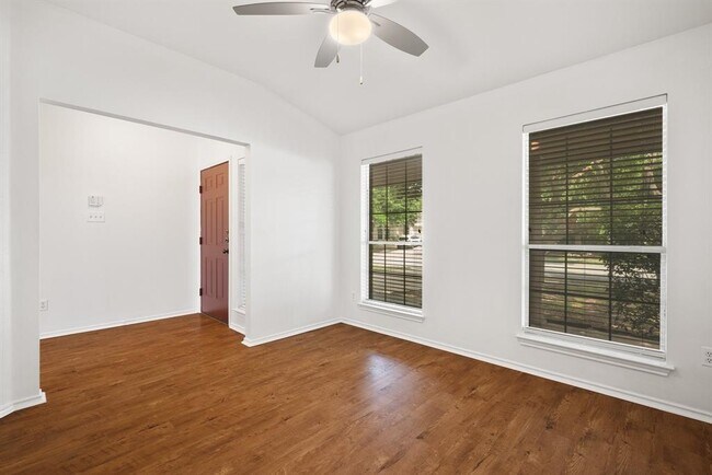 Building Photo - 1416 Fort LLoyd Pl