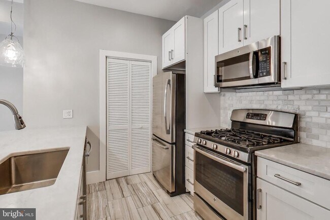 Building Photo - 1220 19th St NE