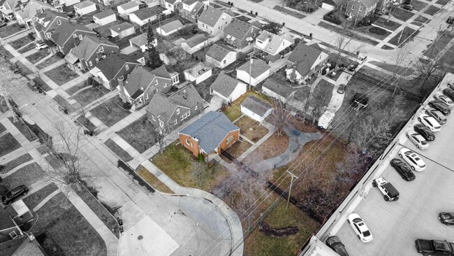 Building Photo - 21825 McCormick St