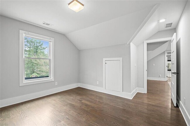 Building Photo - 6260 River Overlook Dr NW