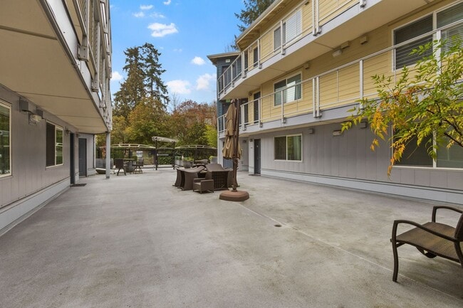 Building Photo - 2 Bedroom Condo in Overlook at Juanita Bay