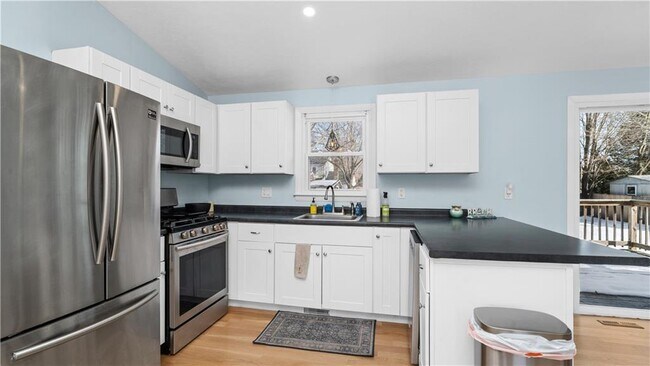 Building Photo - 82 Primrose Dr