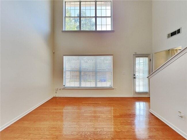 Building Photo - 1401 Gates Cir SE