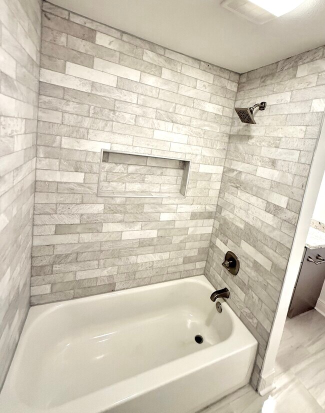 Building Photo - 3300 Bissonet Dr