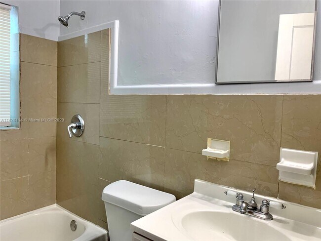 Building Photo - 2316 Madison St