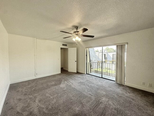 Building Photo - 208 Lake Arbor Dr