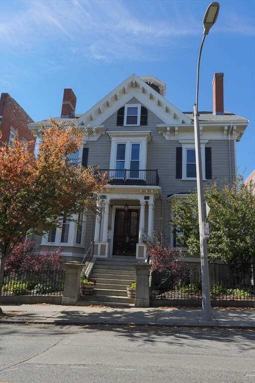 Building Photo - 402 Meridian St