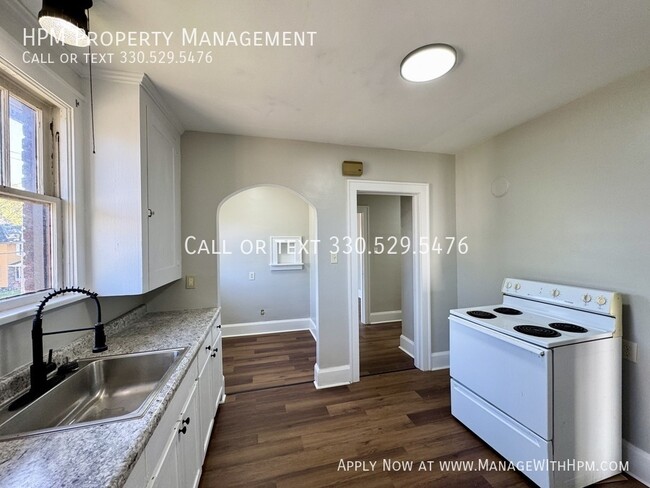 Building Photo - 1259 Oxford Ave NW