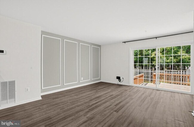 Building Photo - 14711 Green Park Way