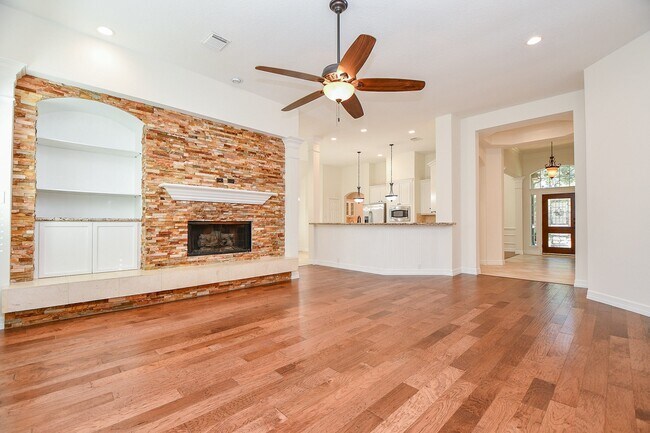 Building Photo - 2142 Morning Park Dr