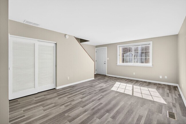 Building Photo - 335 1st Ave NW