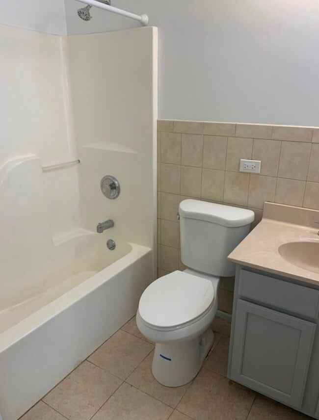 Building Photo - 2216 W Adams St