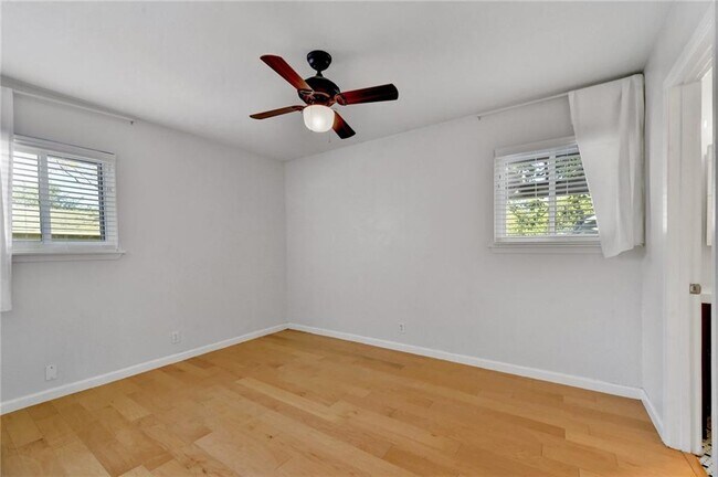 Building Photo - 5804 Cedardale Dr