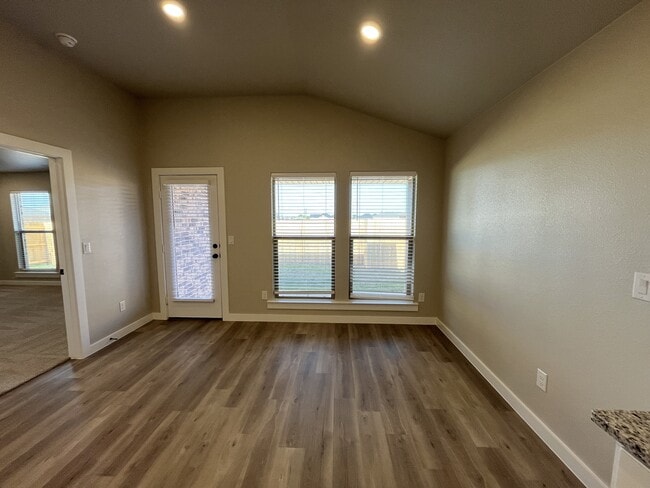 Building Photo - 1302 Ross Ave