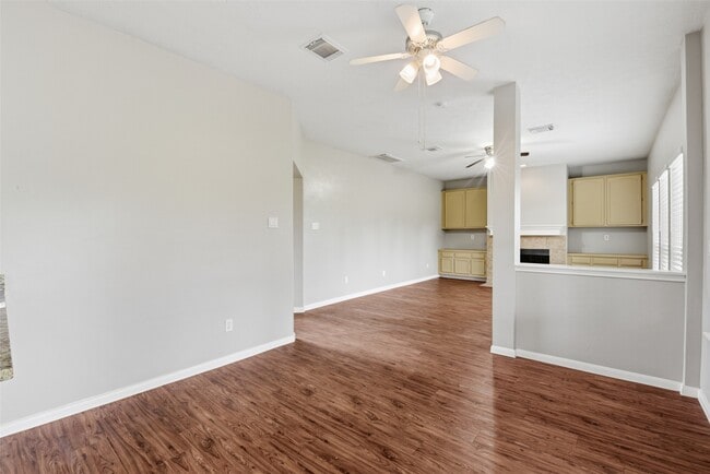 Building Photo - 3327 Shady Glen Ln