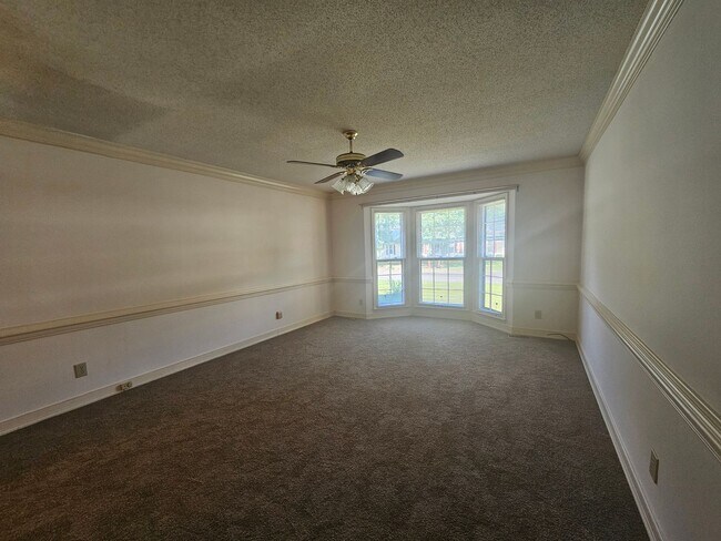 Building Photo - NEW LISTING!!!! Dont Miss Out