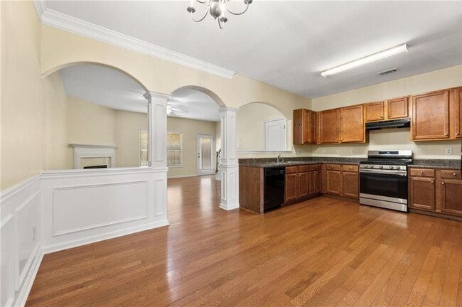 Building Photo - 6210 Elmshorn Way