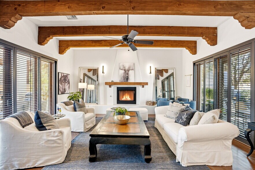 Building Photo - 42 Calle Maria Elena