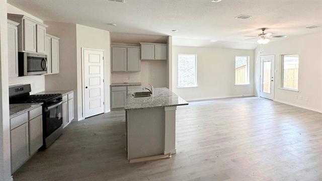 Building Photo - 4028 Red Blf St