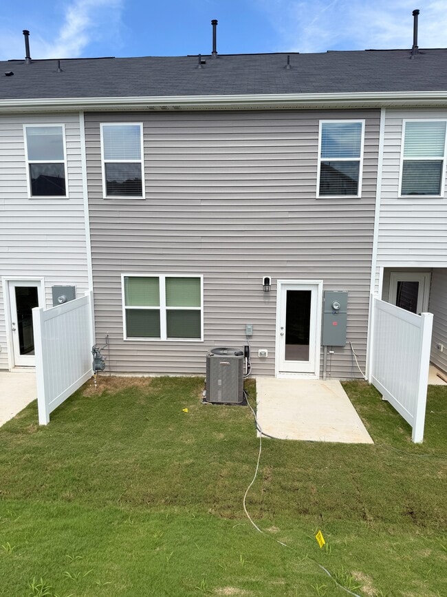 Building Photo - 416 US-1