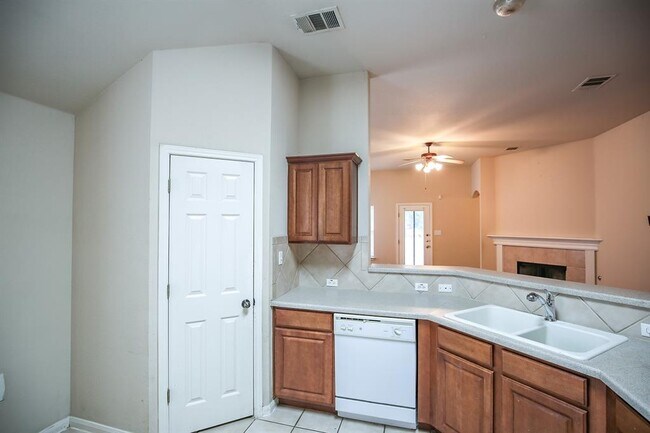 Building Photo - 111 Carriage Way