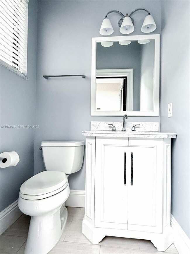 Building Photo - 400 Alexandra Cir