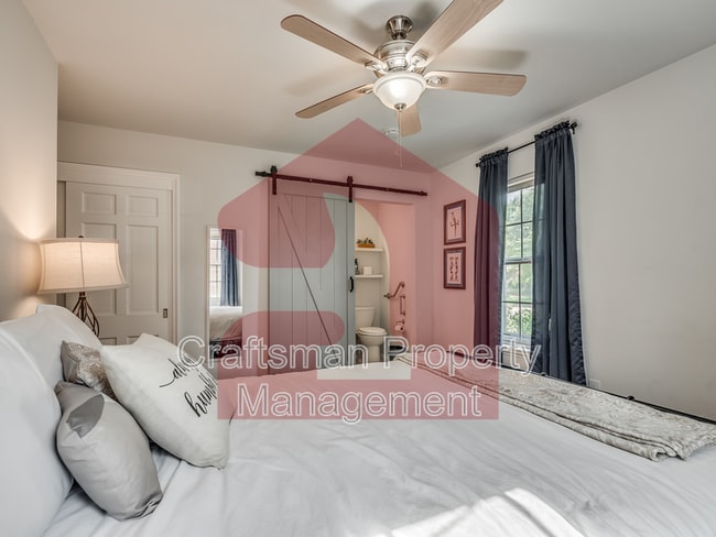 Building Photo - 2024 NW 45th St