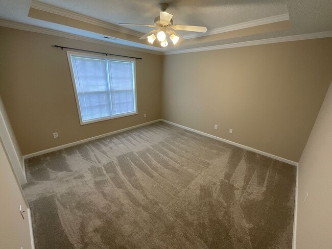 Building Photo - Ready to View! Updated 3/2 Home High Point...