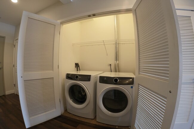 Building Photo - 4447 N Kedzie Ave