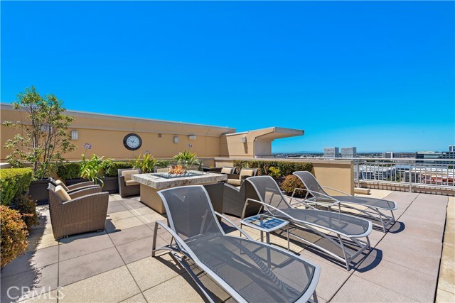 Building Photo - 3052 Scholarship