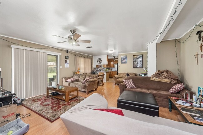 Building Photo - August Pre-Lease Available!! 3 Bed, 2 Bath with Huge Backyard and Covered Patio!