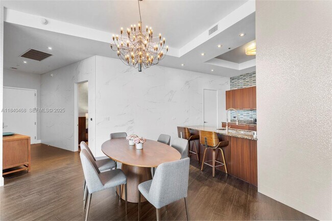 Building Photo - 16001 Collins Ave