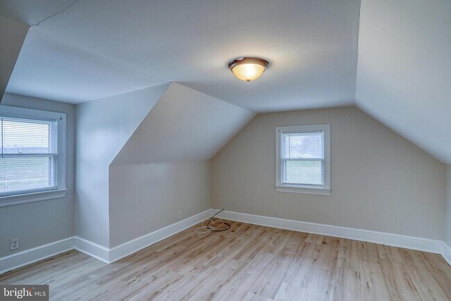 Building Photo - 1111 Bayview Rd