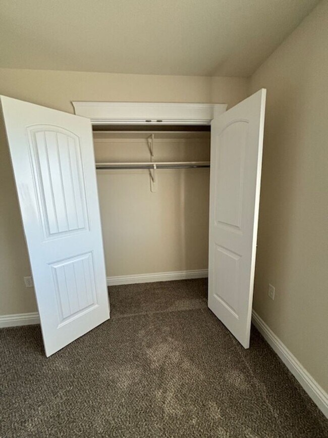 Building Photo - 115 Montalto Dr