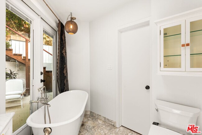 Building Photo - 3744 Buena Park Dr