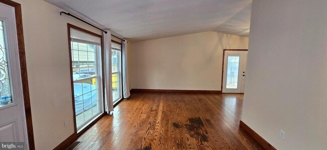 Building Photo - 9004 Flicker Pl