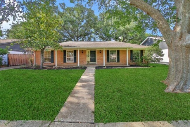 Primary Photo - 5506 Braesvalley Dr