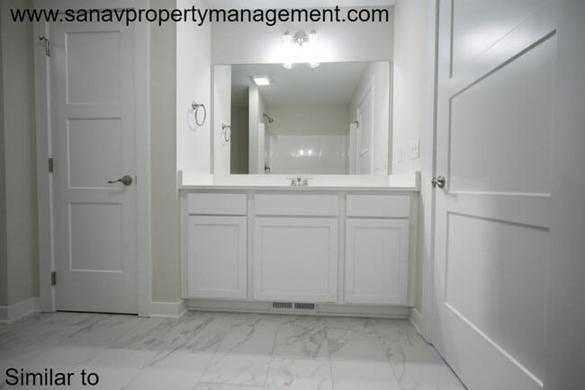 Building Photo - "Modern Comfort & Convenience: 3 Bed, 2 Bath Ranch Style Home in Waukee's Prime Location"