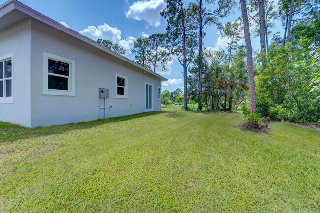 Building Photo - 17944 38th Ln N