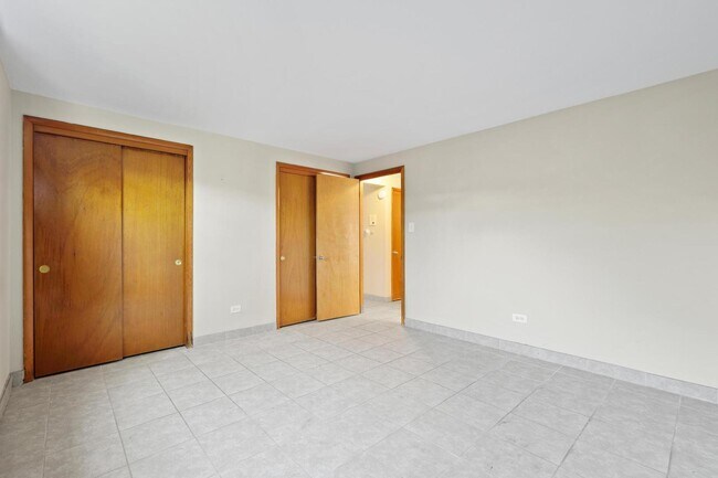 Building Photo - 8440 W 95th St