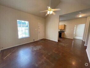 Building Photo - (( SUMMER SPECIAL!!)) Lovely 3/2 Duplex Ho...